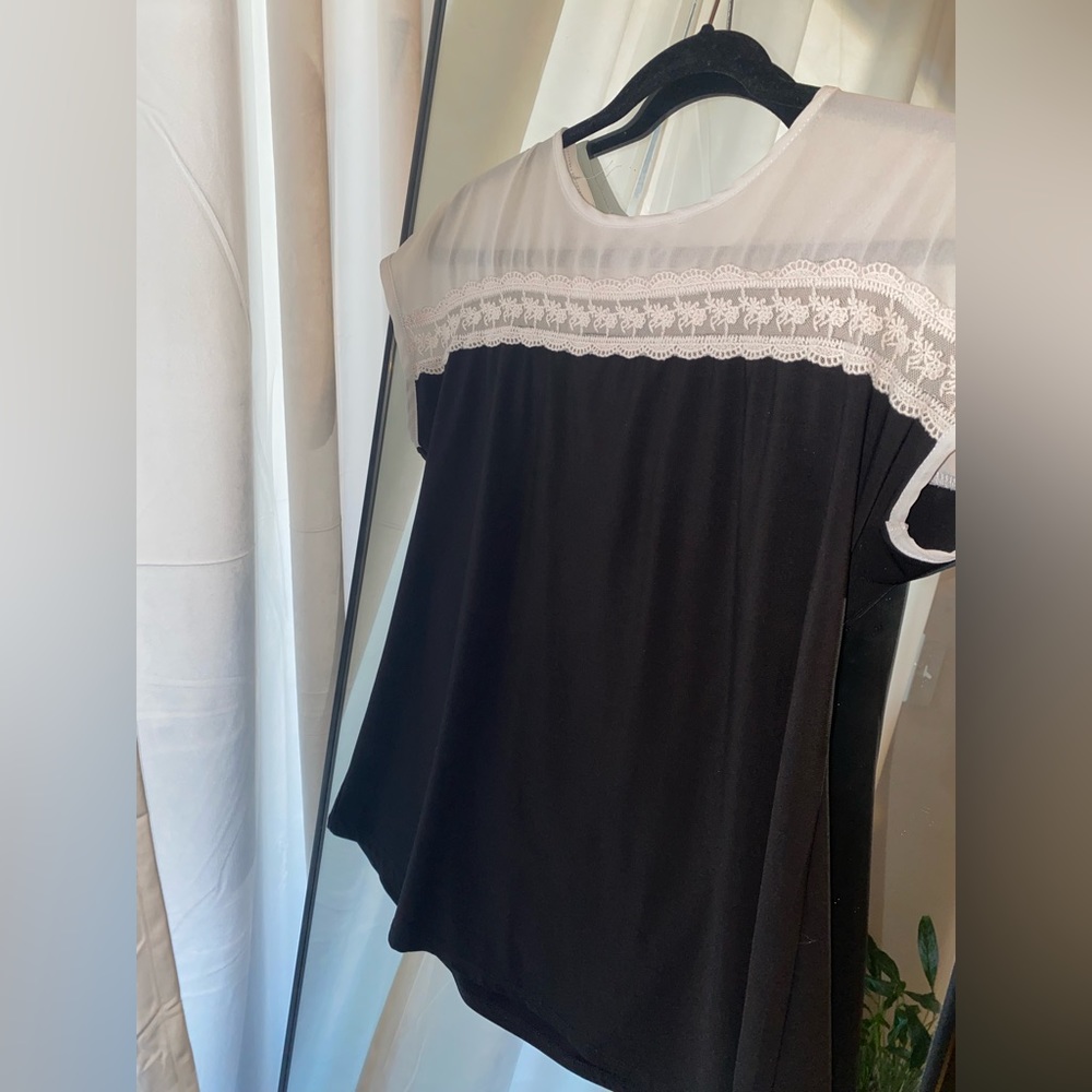 Black & white blouse